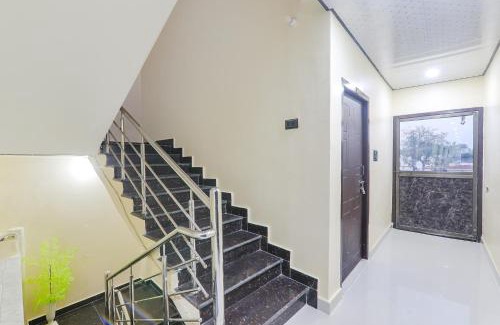 Ayodhya Hotel | FabExpress Awadh Inn - 400m from Shri Ram Janam Bhumi
