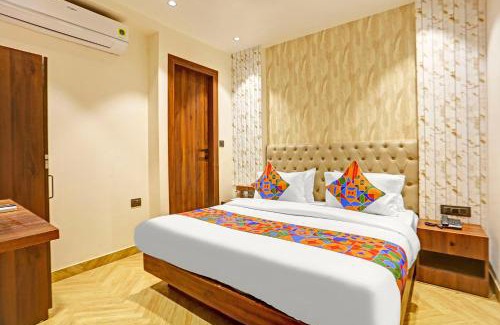 New Delhi House | FabExpress Baba's Inn Kirti Nagar