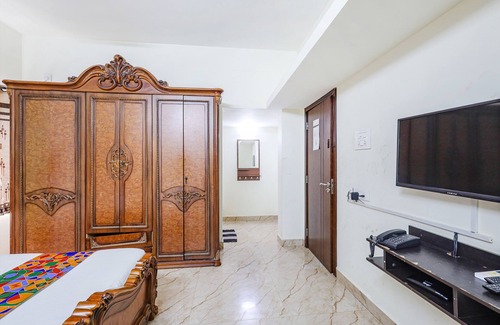 Chennai Hotel | FabExpress Fen Breeze