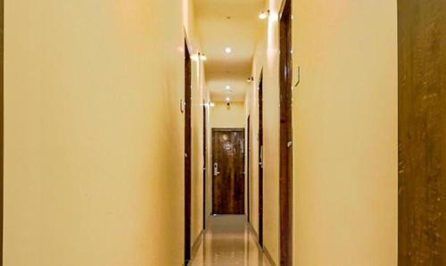 Wellington Pier Hotel | FabExpress Gateway Inn - 700m from Gateway of India