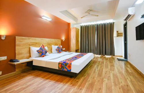 New Friends Colony Hotel | FabExpress La Serene NFC