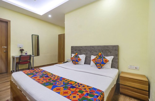 Danapur Hotel | FabExpress Le Gardenia
