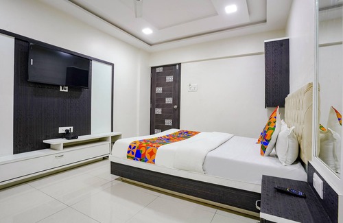 Vashi Hotel | Fabexpress Rajmahal