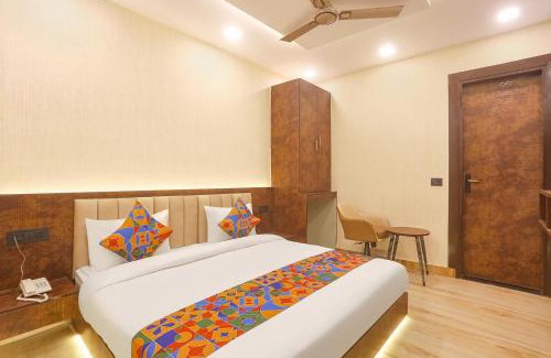New Delhi Hotel | FabExpress Sugar Inn Near Rajouri Garden