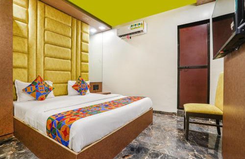 Andheri West Hotel | FabExpress Versova Residency - Nr Kokilaben Hospital