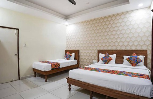 Nagarbhavi Hotel | Fabhotel Champion Grand
