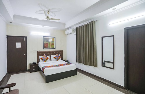 Noida Hotel | FabHotel F9 H Block Sector 51