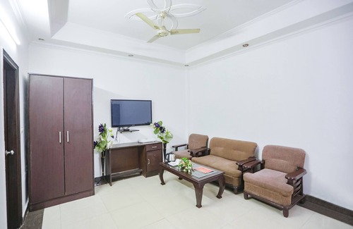 Noida Hotel | FabHotel F9 H Block Sector 51