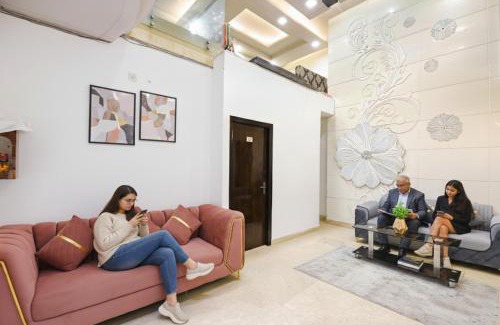 New Delhi House | FabHotel Golden Key Inn Near Rajouri Garden
