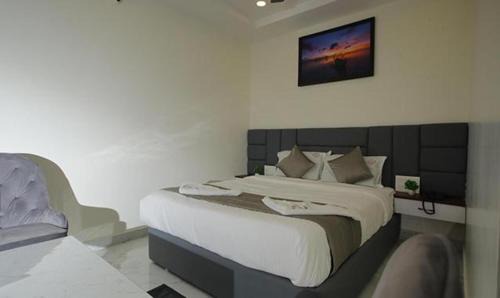 Khammam Hotel | FabHotel Radha Rani Residency
