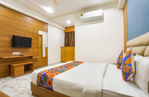 Khattalwada Hotel | FabHotel Raj Villa - Nr Tri mandir