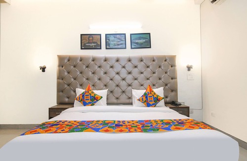 DLF Phase 3 Hotel | Fabhotel Rivlet Inn
