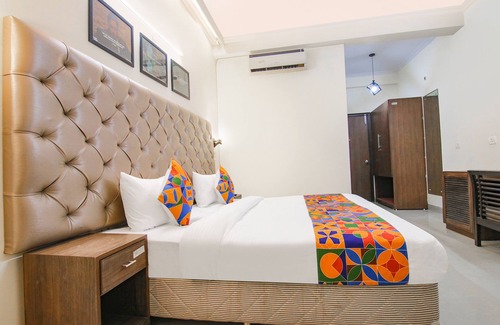 DLF Phase 3 Hotel | Fabhotel Rivlet Inn