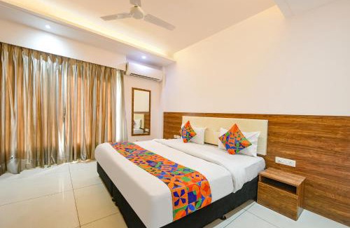 Khattalwada Hotel | FabHotel Silver Oak BnB - Nr Yashobhoomi Convention Centre