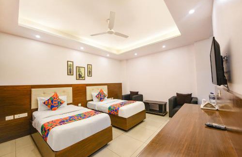 Khattalwada Hotel | FabHotel Silver Oak BnB - Nr Yashobhoomi Convention Centre
