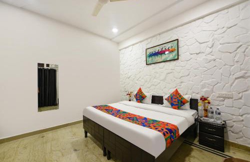 Noida Hotel | FabHotel Silver Stone