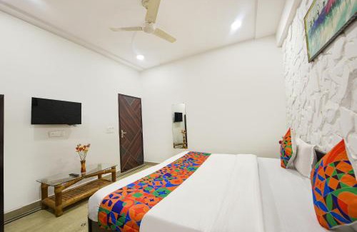Noida Hotel | FabHotel Silver Stone