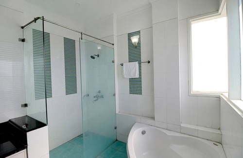 DLF Phase 3 Hotel | FabHotel Tipssy Inn 020