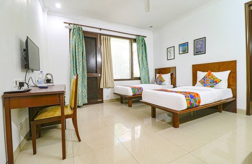 DLF Phase 3 Hotel | FabHotel Tipssy Inn 020