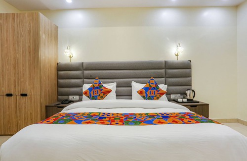 Mukherjee Nagar Hotel | Fabhotel Vishesh Villas