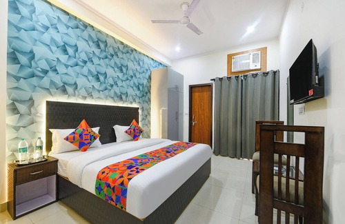South West Hotel | Fabhotel Vr Residency