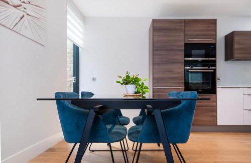 Queenstown Apartment | Fabulous 2 Bed Maisonette Battersea