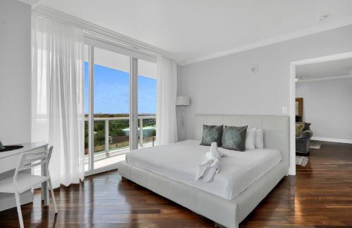 Coconut Grove Apartment | Fabulous 2 bedroom in Heart of Grove