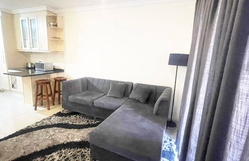 Greater Johannesburg Metropolitan Area Apartment | Fabulous 2-Bedroom Apartment in Randburg
