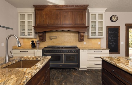 Gallatin Gateway House | Fabulous 6-bedroom house with WiFi in Big Sky