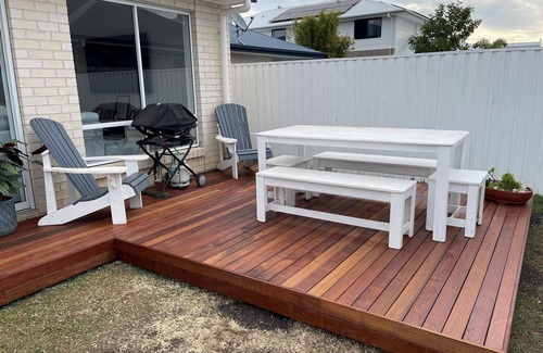 Newport Apartment | "Fabulous Bon Voyage" - Newport Q 4020