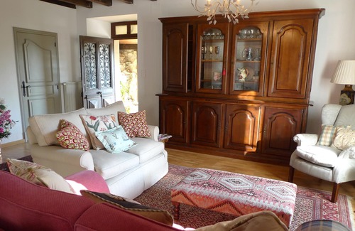 Pomy Other | Fabulous Farmhouse set in stunning countryside in easy reach of all amenities