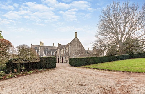 Miserden Cottage | Fabulous Jacobean apartment in the grounds of a Cotswold country estate - Miserden Park Flat