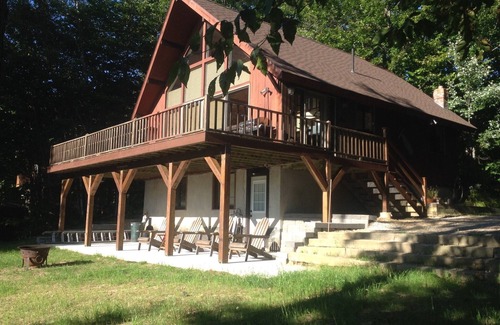 Bartlett Ski Chalet | Fabulous Mountain View Chalet close to Everything in North Conway. Pet Friendly