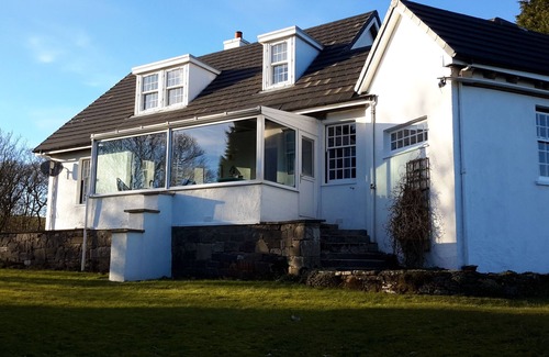 Ascog Cottage | Fabulous Rural Farm Holiday Cottage near Drymen, Loch Lomond.