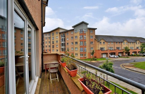 Central Aberdeen Apartment | Fabulous Townhouse Nr. Beach & Sports!