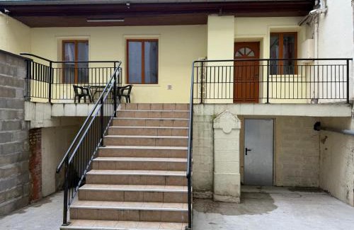 Roanne House | Face à la gare - Chambre 6