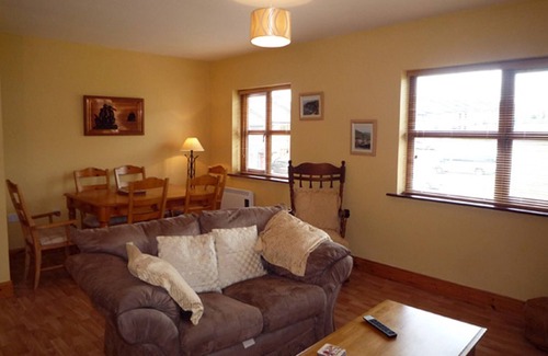 Dingle Ski Chalet | Fairfield Holiday Home (No.13)