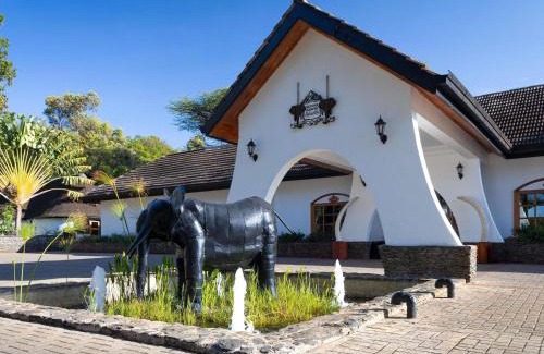 Nanyuki Resort | Fairmont Mount Kenya Safari Club