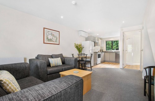 Wanaka Hotel | Fairway Motel and Apartments