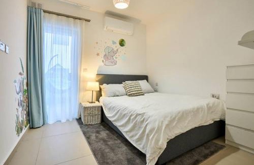 San Gwann Apartment | Fairways Modern Apartment - Perfect for families