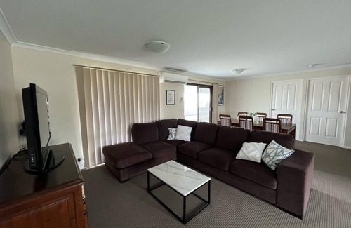 Falcon House | Falcon Beach cottage with ocean views