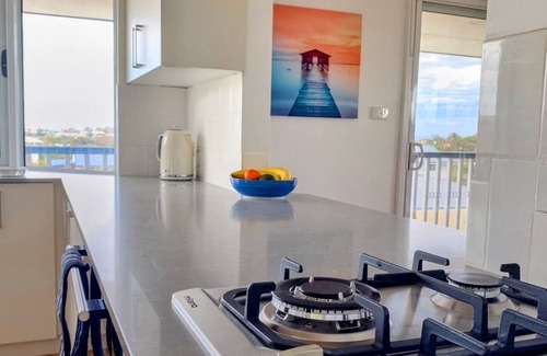 Falcon House | Falcon Family-Friendly Bayview Beach House