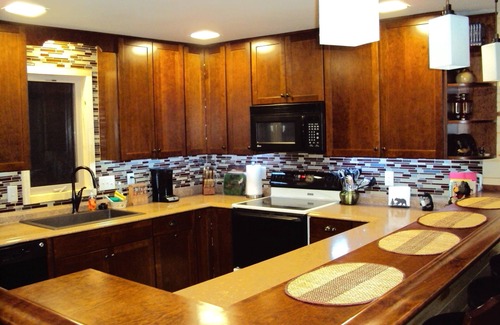 Lake City House | FALL COLORS ARE HERE! DATES AVAILABLE FOR WINE FESTIVAL! BOOK NOW!
