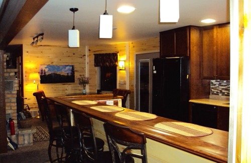 Lake City House | FALL COLORS ARE HERE! DATES AVAILABLE FOR WINE FESTIVAL! BOOK NOW!