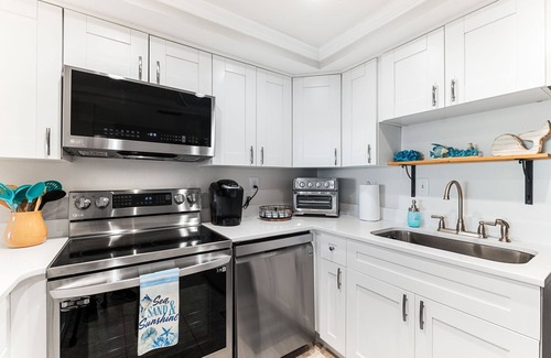 Crescent Beach Condo | Fall discounts/Steps to Beach, Pool, Dock/Renovated/Beach Supplies/St.Augustine