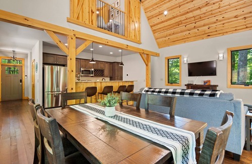 Spruce Pine Cabin | Fall Escape, Minutes to the Blue Ridge Pkwy + Firewood