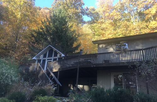 Ghent House | Fall Foliage Retreat – 4BR/3BA Hillside Home Near Berkshires, Sleeps 8