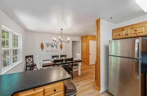 Mentone House | Fall Leaves Retreat: 3BR/3BA Cabin + Hot Tub & Game Room!