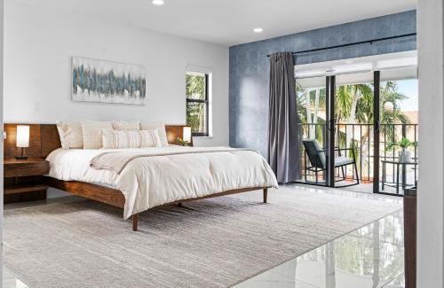 Olympia Heights House | Fall Sale! 4 BR - Private Pool, Grill, Soaking Tub, Near Coral Gables & MIA Airport