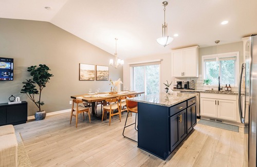 Blaine House | Fall Twin Cities Suburban Retreat: 4BR with Game Room & Big Yard Near NSC & TPC